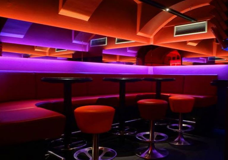 lokal mangobar 768x541